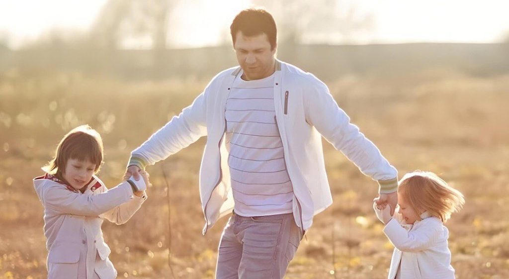 Xhelozia te fëmijët: Këshilla për prindër për një qasje të shëndetshme