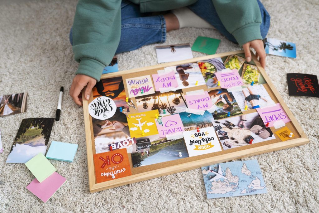 Tabela e Synimeve (Vision Board): Një aktivitet që i ndihmon fëmijët të ëndërrojnë, të planifikojnë dhe të besojnë në veten e tyre