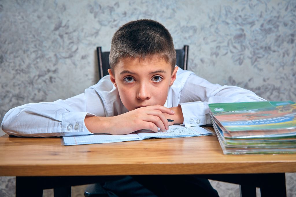 Çelësi për t’i ndihmuar djemtë në shkollë: T’u krijojmë sigurinë për të qenë vetvetja